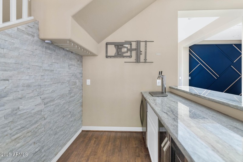 10718 E Lumiere Ave-large-025-014-10718