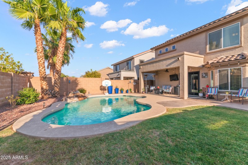 37_41172 w cahill dr-37