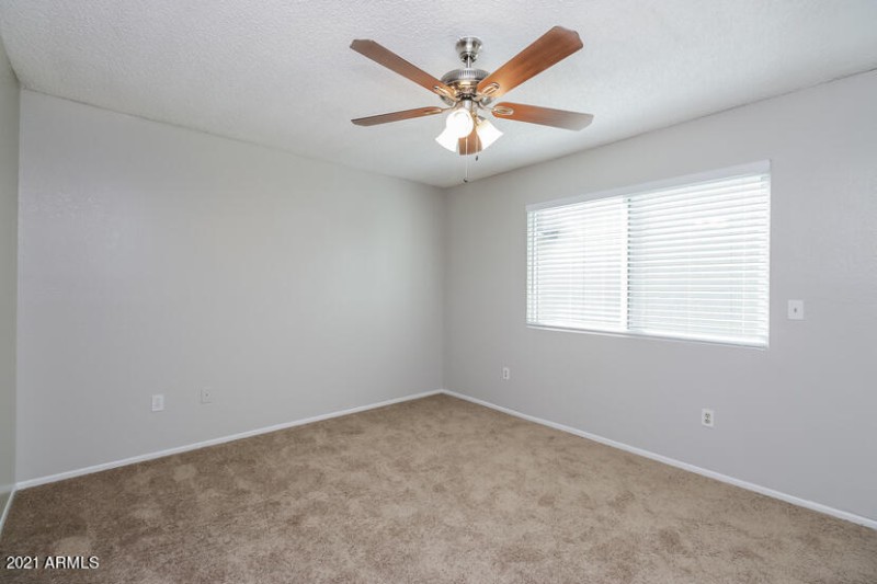 P5430285-05-Master Bedroom-735013