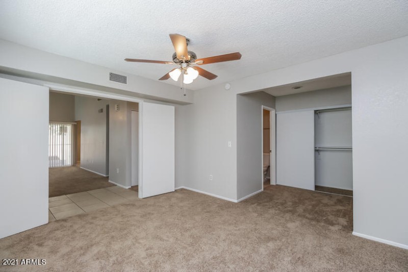 P5430285-05-Master Bedroom-735014