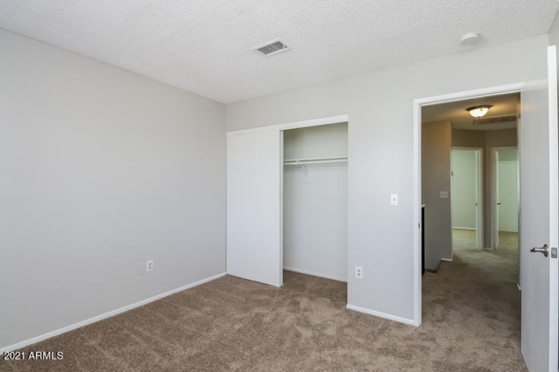 P5430285-05-Master Bedroom-735016