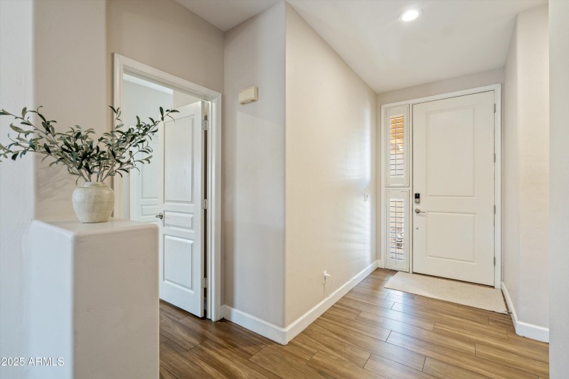 12-Foyer