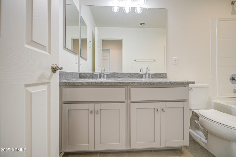 Bathroom 3-pic 1