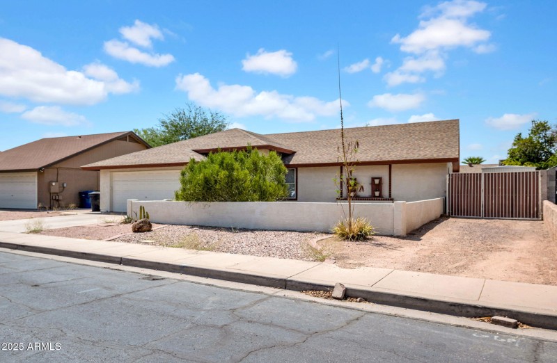 3-web-or-mls-1632 N Temple St-3