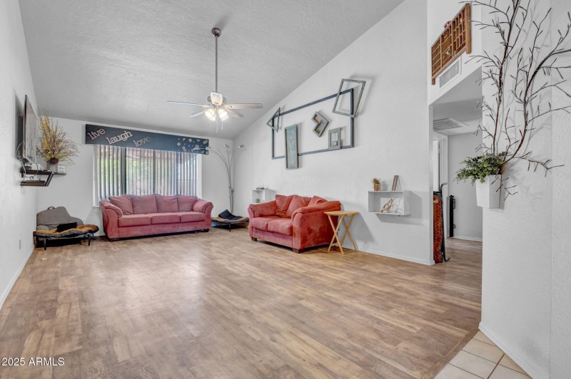 6-web-or-mls-1632 N Temple St-6