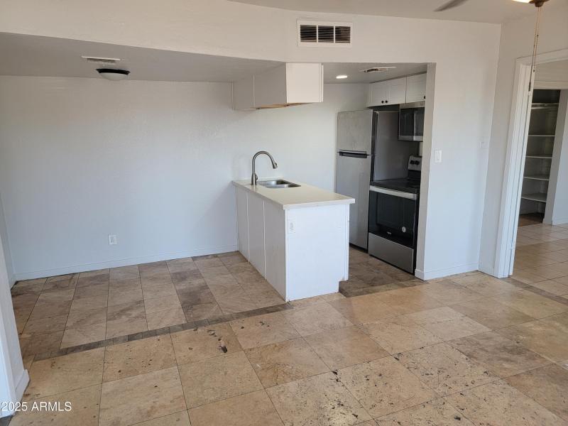 Kitchen_Dining