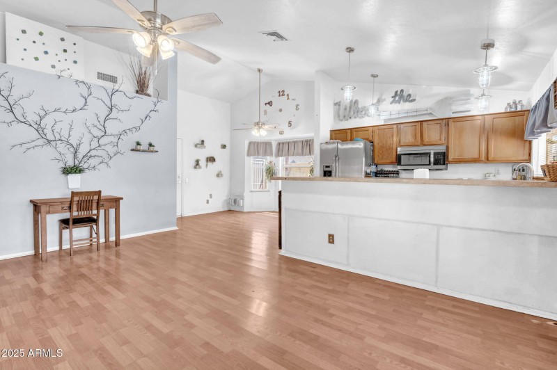 8-web-or-mls-1632 N Temple St-8