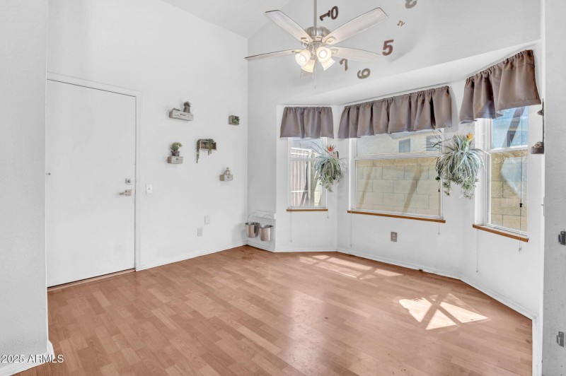 9-web-or-mls-1632 N Temple St-9