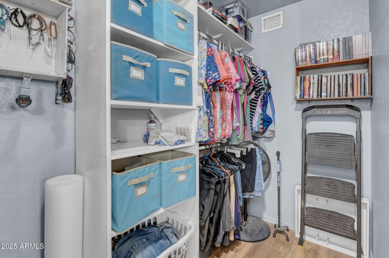 19-web-or-mls-1632 N Temple St-19