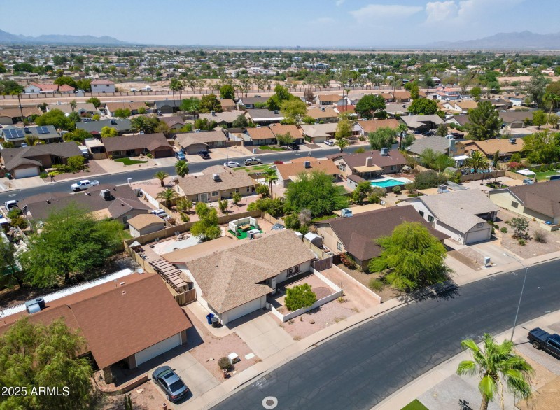 30-web-or-mls-1632 N Temple St-30