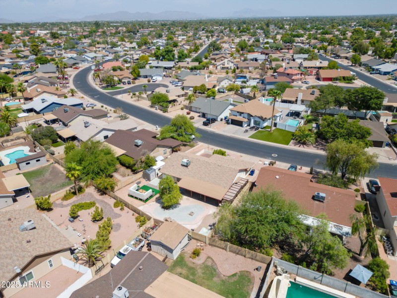34-web-or-mls-1632 N Temple St-34