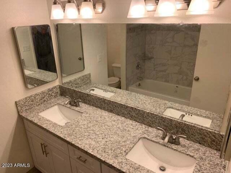 20190403064220408307000000-o