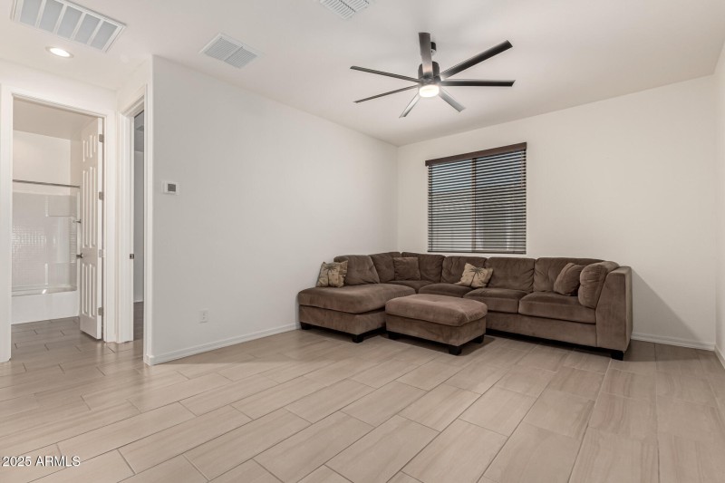 Den/Teen Room
