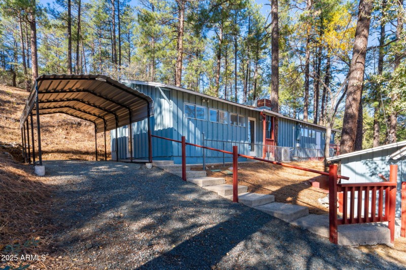 24-web-or-mls-1210-white-spar-rd