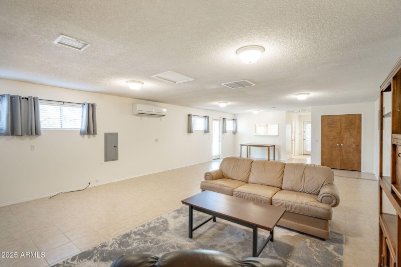 19-web-or-mls-1210-white-spar-rd