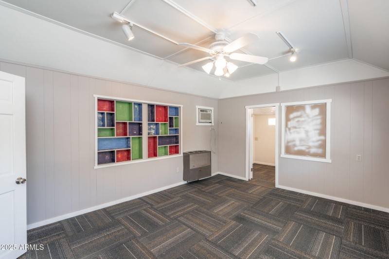 4-web-or-mls-1210-white-spar-rd