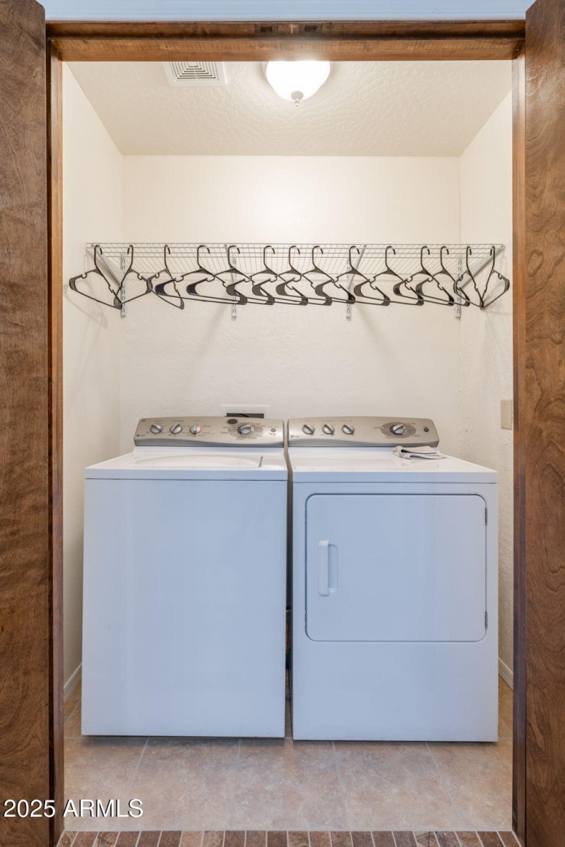 14-web-or-mls-1210-white-spar-rd