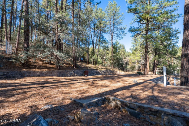 37-web-or-mls-1210-white-spar-rd