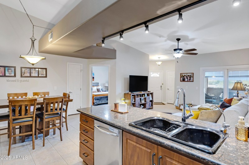 Kitchen/Dining Area