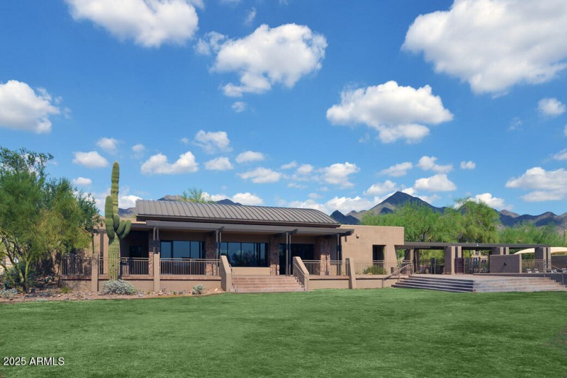 MMR Comm. Center, Grass