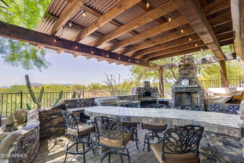 outdoor kitchen