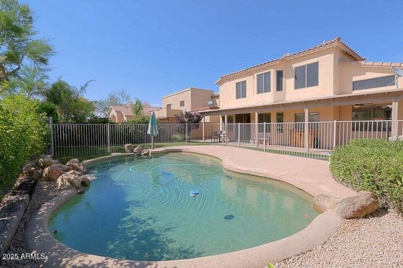 20160602195345569791000000-o