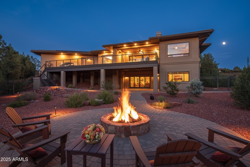 STARGAZING BY THE FIREPIT