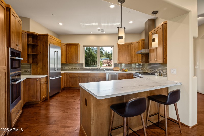 KITCHEN REMODELED QUARZITE COUNTERS