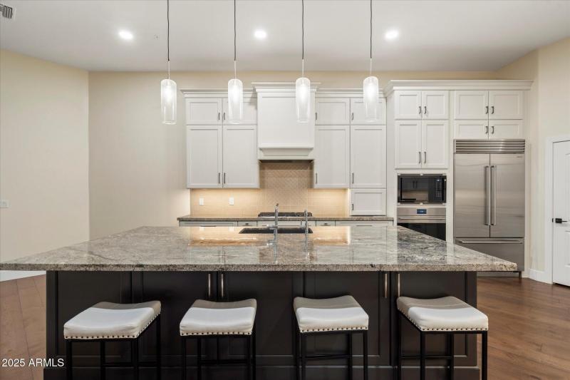 Eat-In Kitchen Island