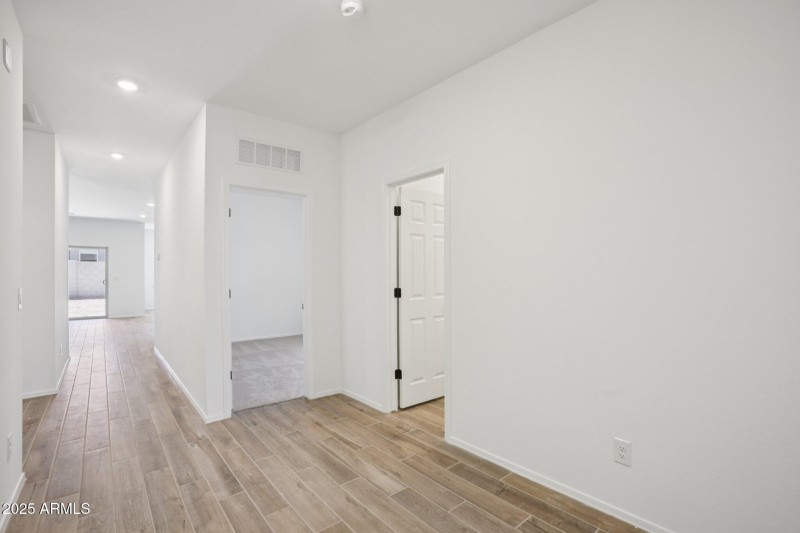 11-web-or-mls-W Moeller Rd-S1308-011