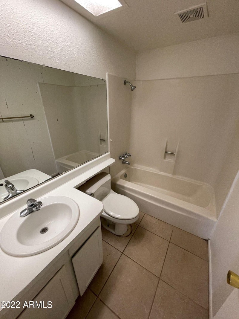 99299116-F2B4-4377-AD44-DA34159BD7D8