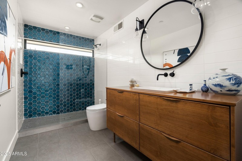Guest Bathroom 2