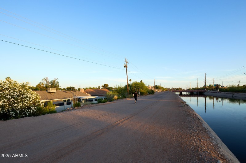 PropertyImageCo_6020N77thPl_WEB_3