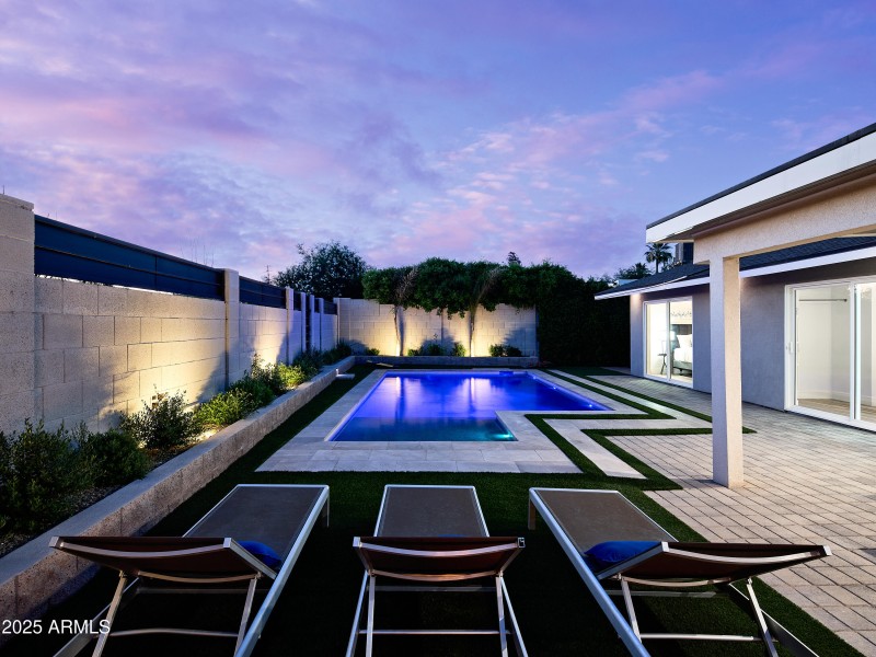 PropertyImageCo_6020N77thPl_WEB_6