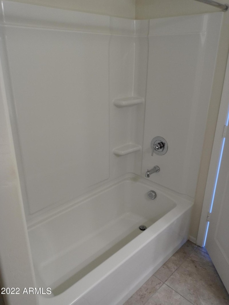 31009 W COLUMBUS AVE12