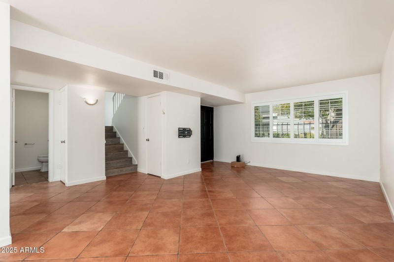 7684 E Minnezona Ave - 009