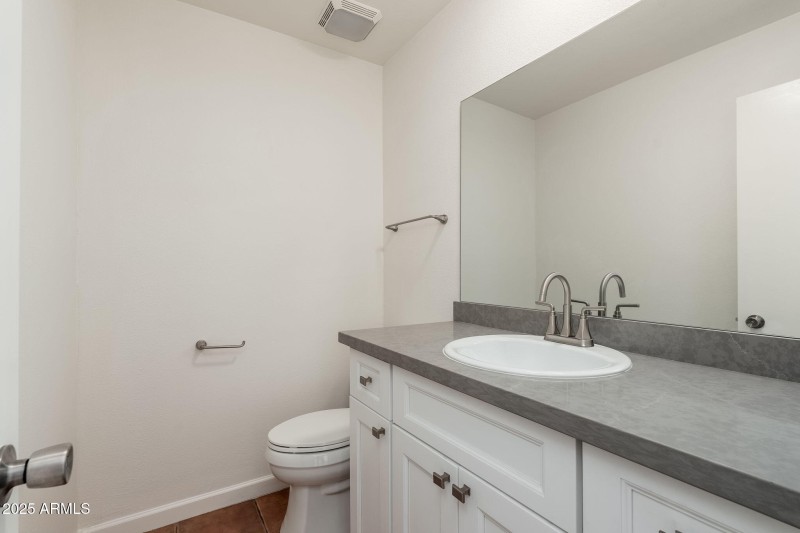 7684 E Minnezona Ave - 018