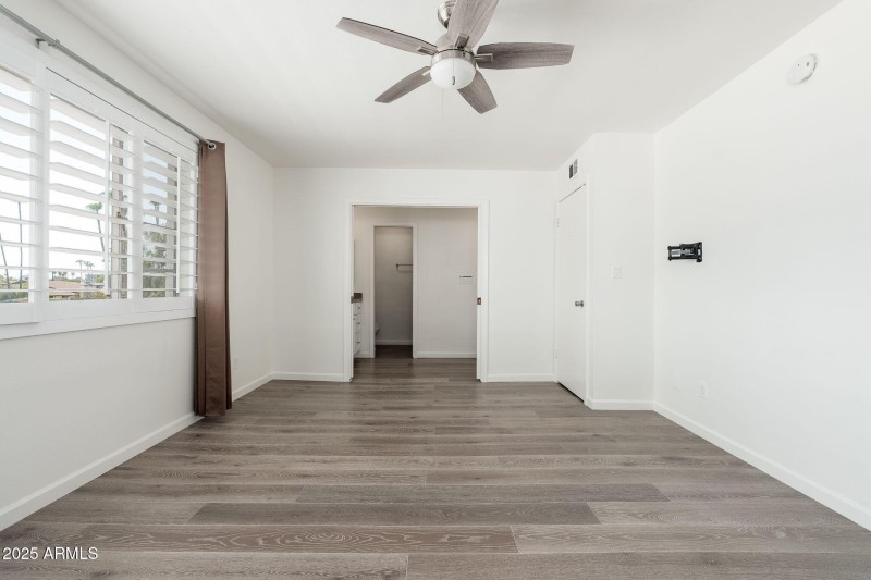 7684 E Minnezona Ave - 022