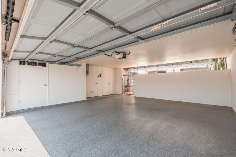 7684 E Minnezona Ave - 031