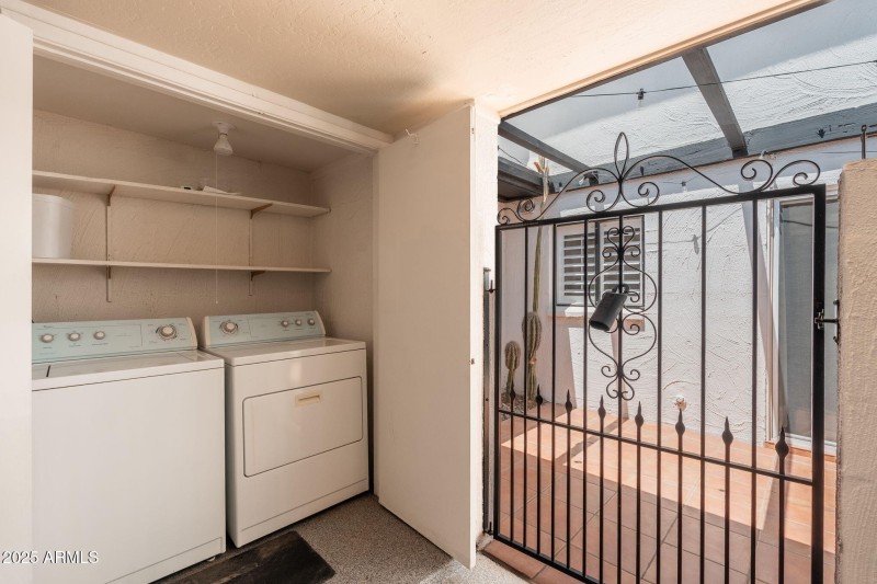 7684 E Minnezona Ave - 033