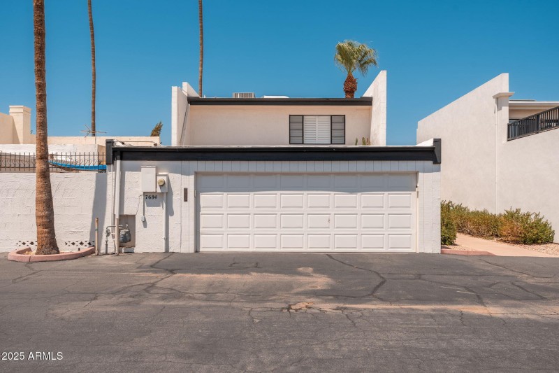 7684 E Minnezona Ave - 036