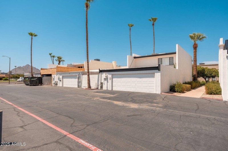 7684 E Minnezona Ave - 038