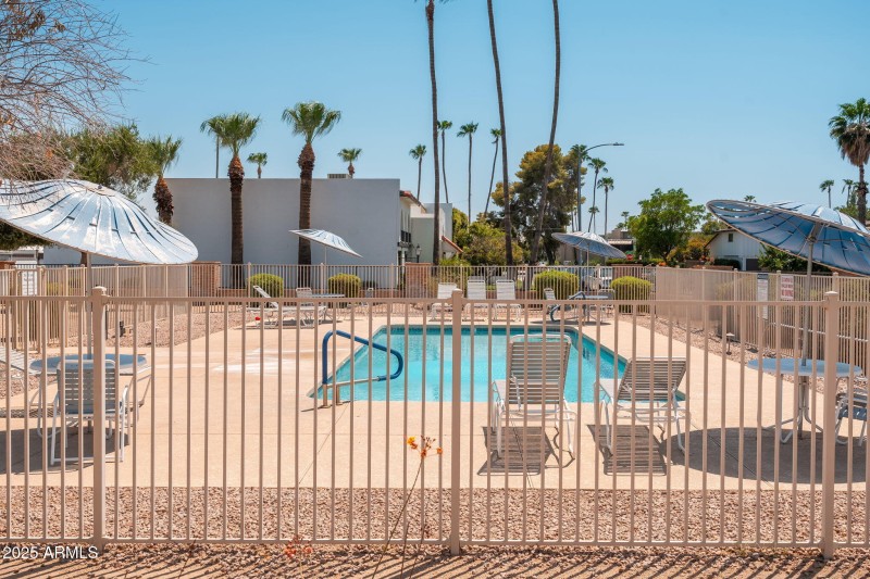 7684 E Minnezona Ave - 039