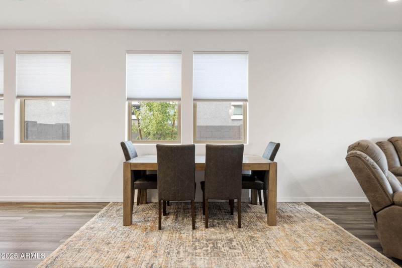 FORMAL DINING