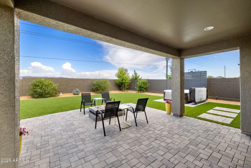 COVERED BACK PATIO