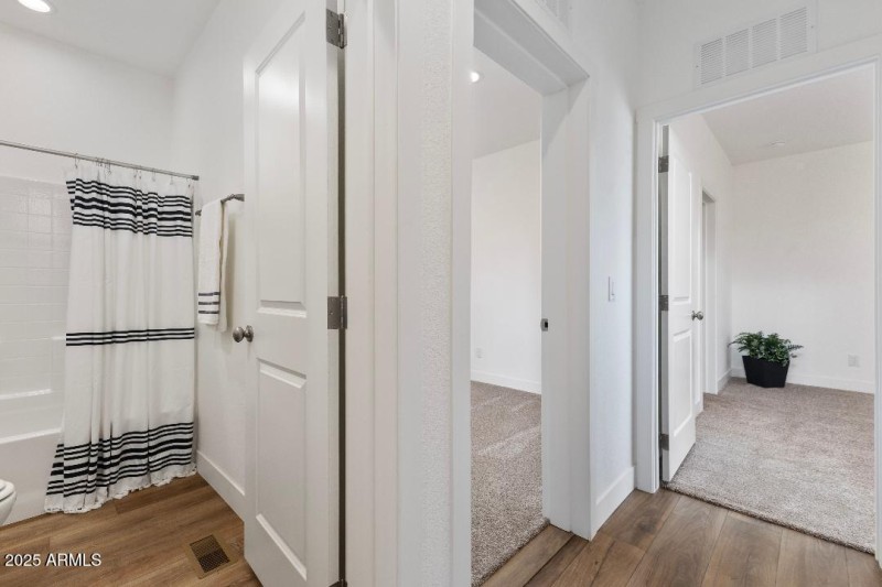 Bath 2 hall