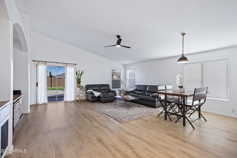 5045 E Duane Ln-11