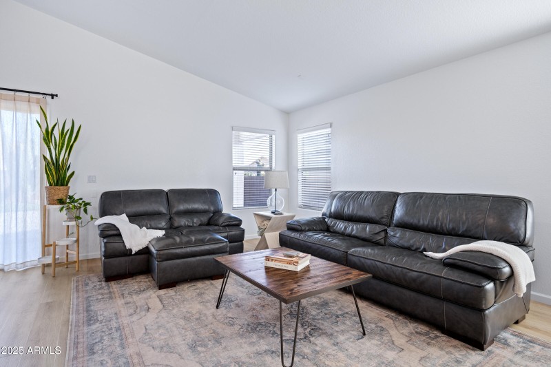 5045 E Duane Ln-14