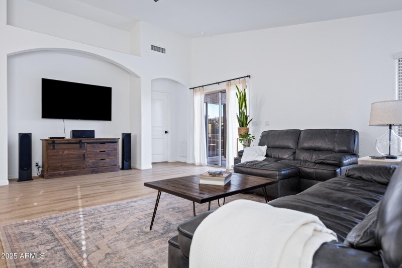 5045 E Duane Ln-15