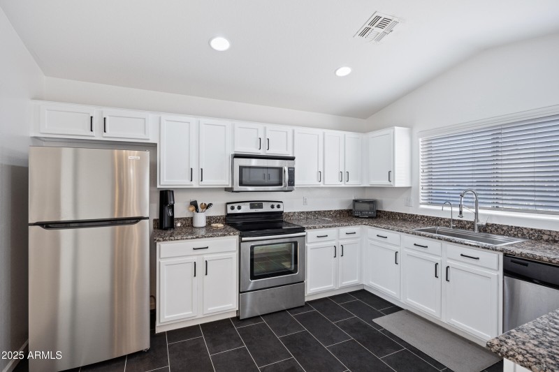 5045 E Duane Ln-7